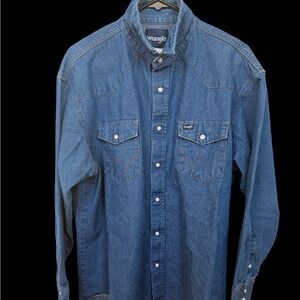 Wrangler Men's Classic Blue Button-Down Shirt